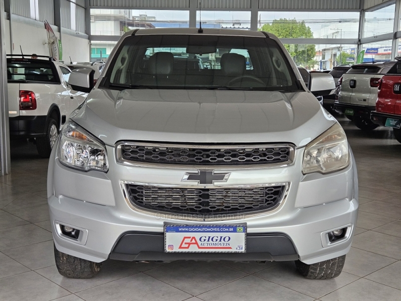 CHEVROLET - S10 - 2015/2015 - Prata - R$ 117.000,00