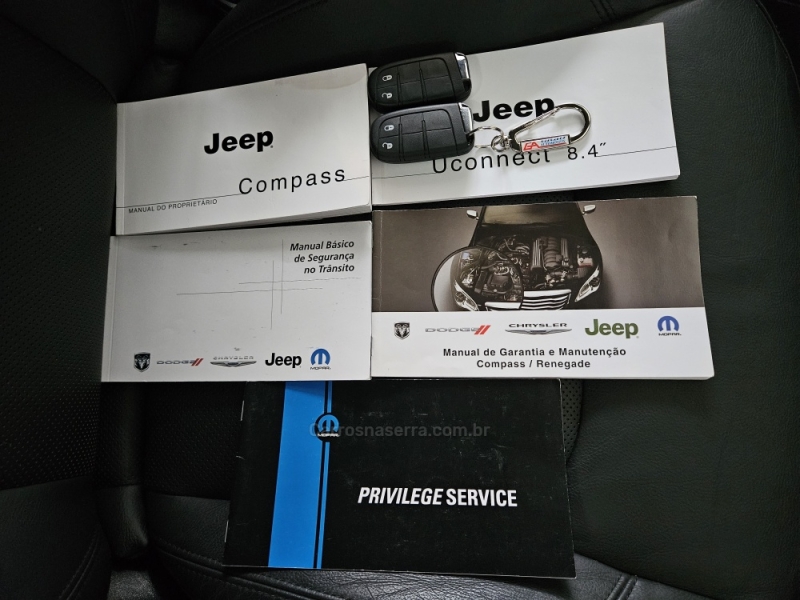 JEEP - COMPASS - 2017/2017 - Bege - R$ 91.500,00