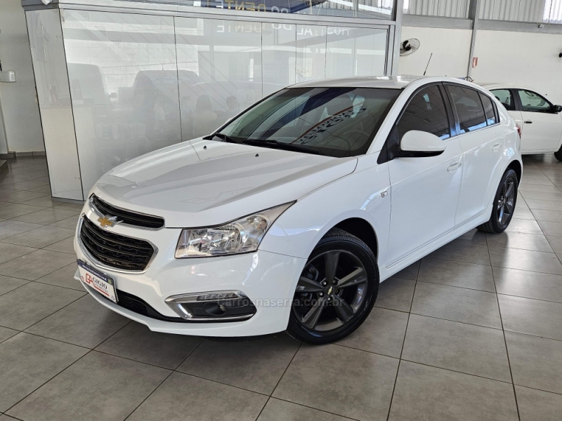 CHEVROLET - CRUZE - 2015/2016 - Branca - R$ 73.500,00