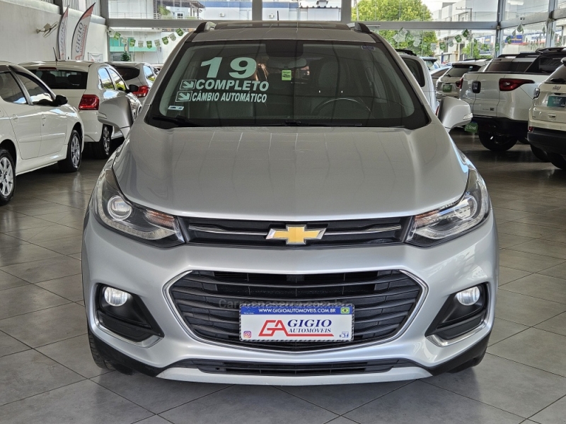 CHEVROLET - TRACKER - 2018/2019 - Prata - R$ 92.000,00