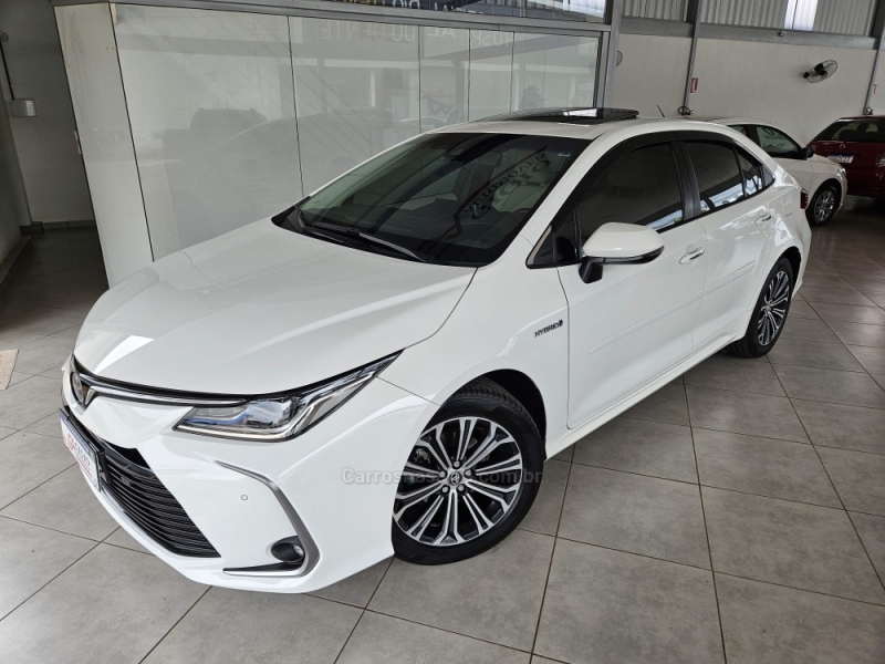 TOYOTA - COROLLA - 2021/2021 - Branca - R$ 137.900,00