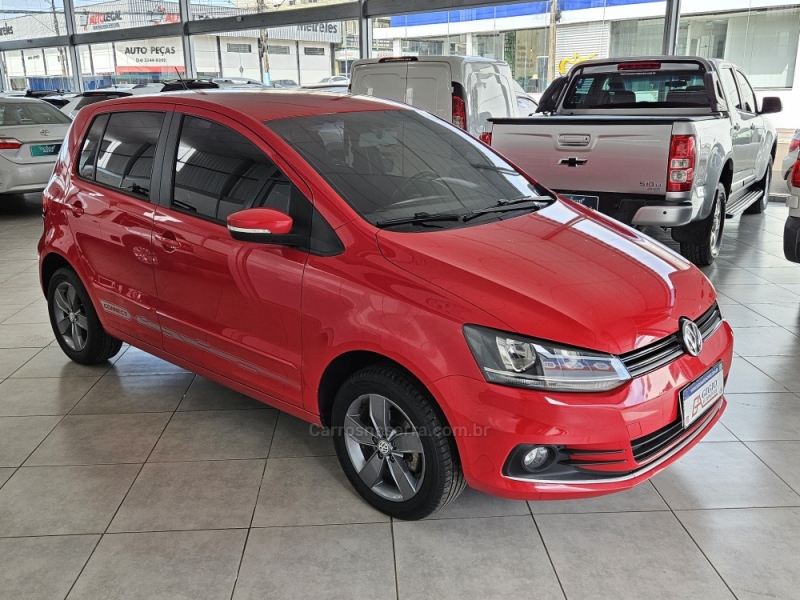 VOLKSWAGEN - FOX - 2018/2019 - Vermelha - R$ 59.900,00