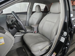 TOYOTA - COROLLA - 2011/2012 - Preta - R$ 65.000,00