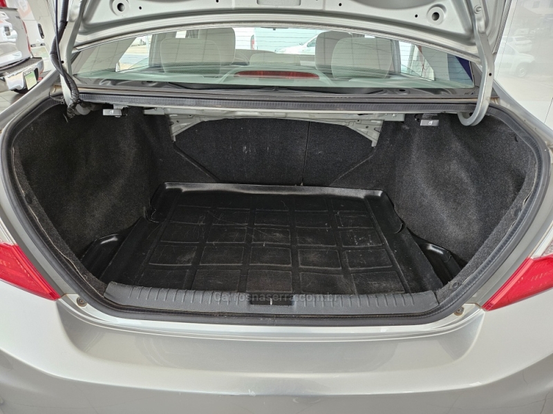 HONDA - CIVIC - 2012/2013 - Prata - R$ 67.000,00