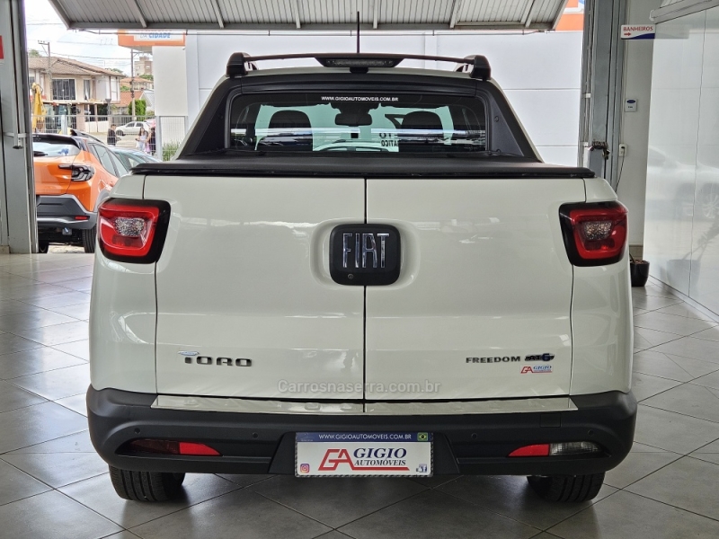 FIAT - TORO - 2017/2017 - Branca - R$ 88.000,00