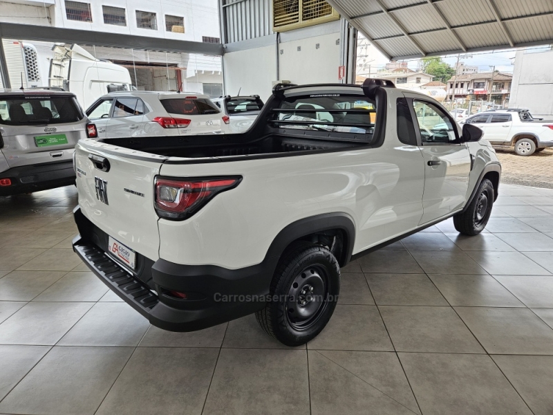 FIAT - STRADA - 2022/2023 - Branca - R$ 79.900,00