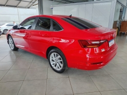 VOLKSWAGEN - JETTA - 2019/2020 - Vermelha - R$ 117.900,00