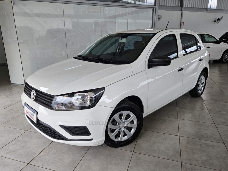 VOLKSWAGEN - GOL - 2022/2023 - Branca - R$ 58.500,00