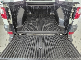 FIAT - STRADA - 2017/2018 - Branca - R$ 55.000,00