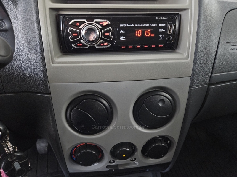 FIAT - PALIO - 2014/2015 - Branca - R$ 35.500,00