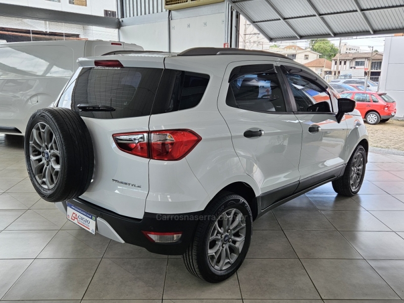 FORD - ECOSPORT - 2012/2013 - Branca - R$ 55.000,00
