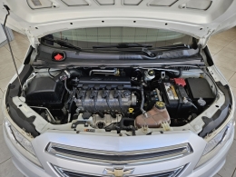 CHEVROLET - ONIX - 2015/2016 - Prata - R$ 47.000,00