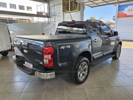 CHEVROLET - S10 - 2022/2023 - Cinza - R$ 205.000,00
