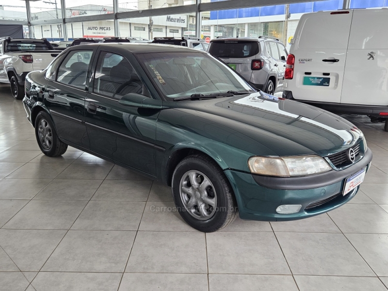 CHEVROLET - VECTRA - 1999/1999 - Verde - R$ 26.000,00