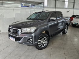 TOYOTA - HILUX - 2019/2019 - Cinza - R$ 186.000,00