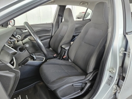 CHEVROLET - ONIX - 2022/2023 - Prata - R$ 76.500,00