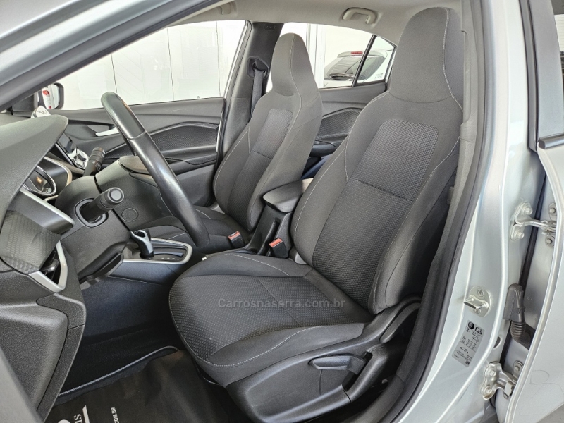 CHEVROLET - ONIX - 2022/2023 - Prata - R$ 76.500,00