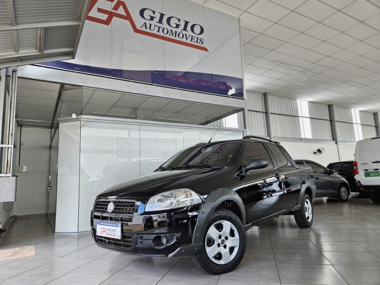 FIAT - STRADA - 2011/2012 - Preta - R$ 54.500,00