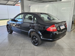 FORD - FIESTA - 2007/2008 - Preta - R$ 16.500,00