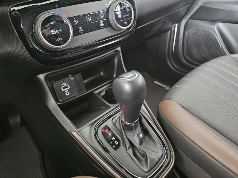 FIAT - STRADA - 2022/2023 - Branca - R$ 119.000,00