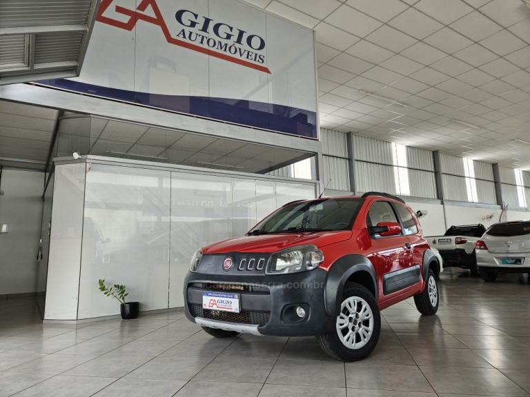 FIAT - UNO - 2011/2012 - Vermelha - R$ 27.000,00