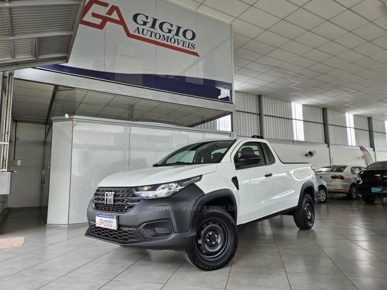 FIAT - STRADA - 2022/2023 - Branca - R$ 79.900,00