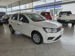 VOLKSWAGEN - GOL - 2022/2023 - Branca - R$ 58.500,00