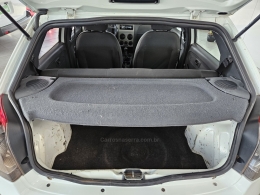 FIAT - PALIO - 2014/2015 - Branca - R$ 35.500,00