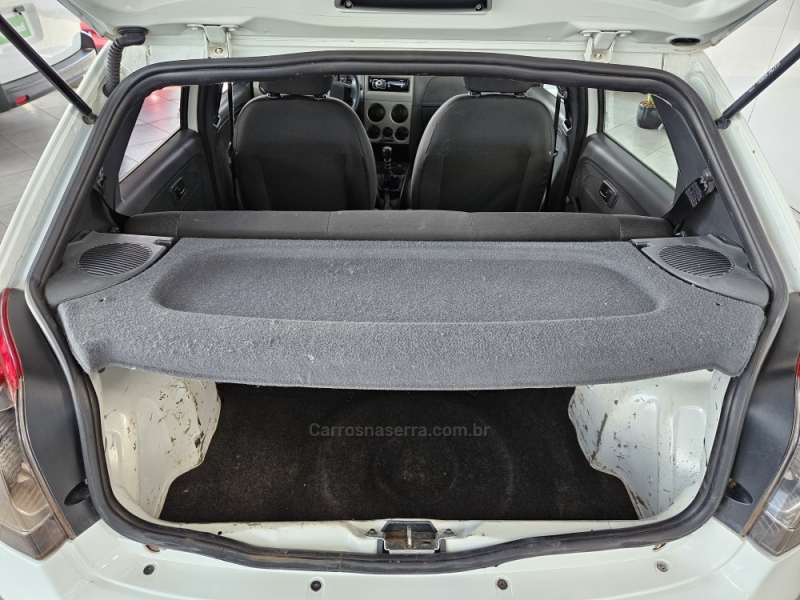 FIAT - PALIO - 2014/2015 - Branca - R$ 35.500,00