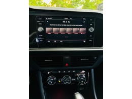 VOLKSWAGEN - JETTA - 2020/2020 - Branca - R$ 123.000,00
