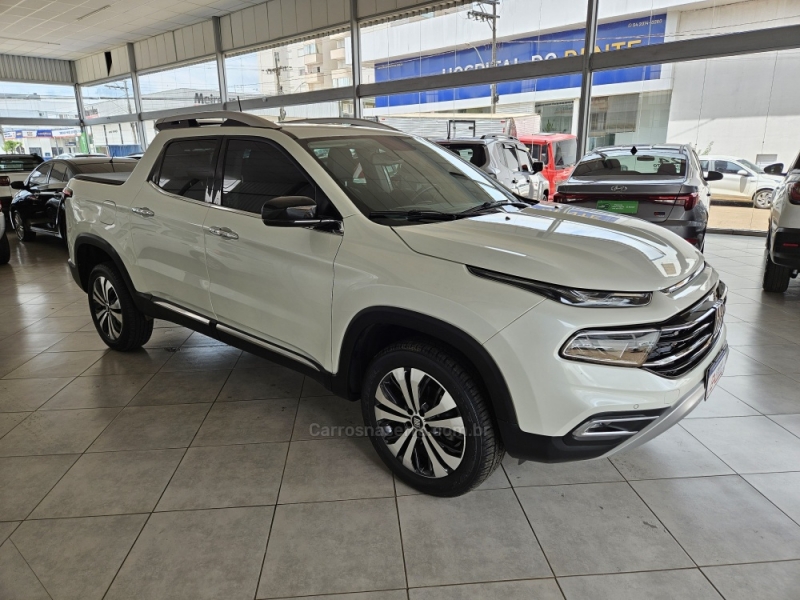 FIAT - TORO - 2022/2023 - Branca - R$ 142.900,00