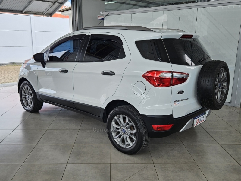 FORD - ECOSPORT - 2012/2013 - Branca - R$ 55.000,00