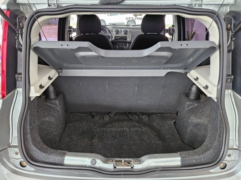 FIAT - UNO - 2013/2014 - Cinza - R$ 36.000,00