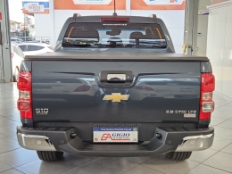 CHEVROLET - S10 - 2022/2023 - Cinza - R$ 205.000,00