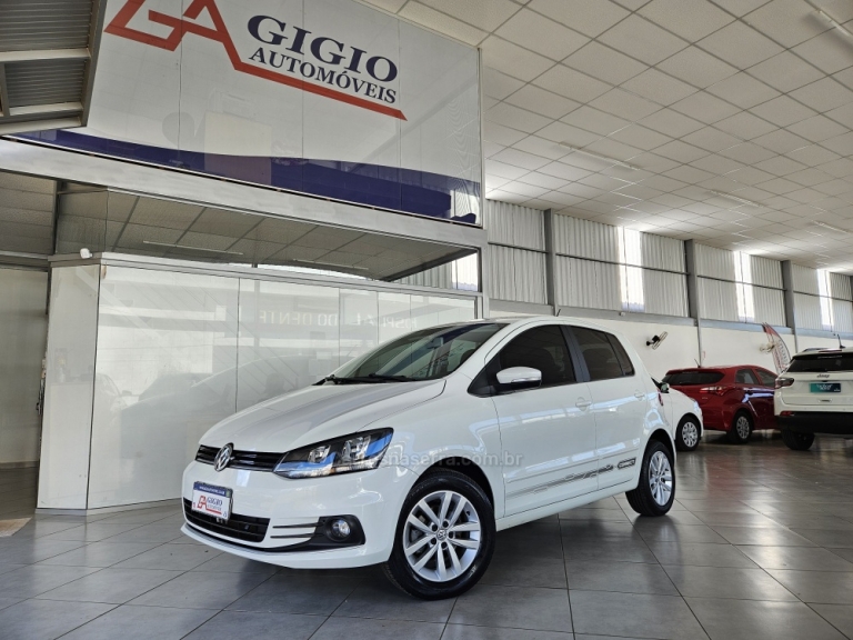 VOLKSWAGEN - FOX - 2018/2019 - Branca - R$ 59.000,00