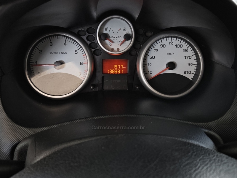 PEUGEOT - 207 - 2012/2014 - Branca - R$ 30.500,00