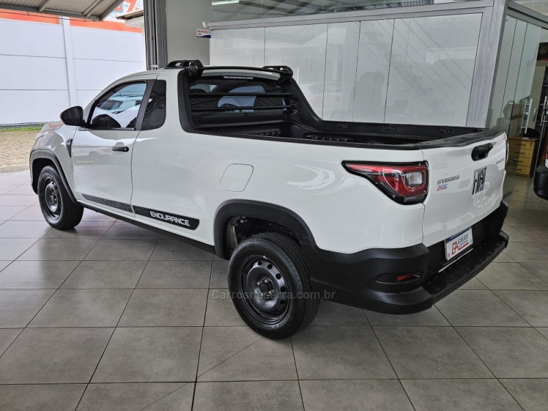 FIAT - STRADA - 2022/2022 - Branca - R$ 76.000,00