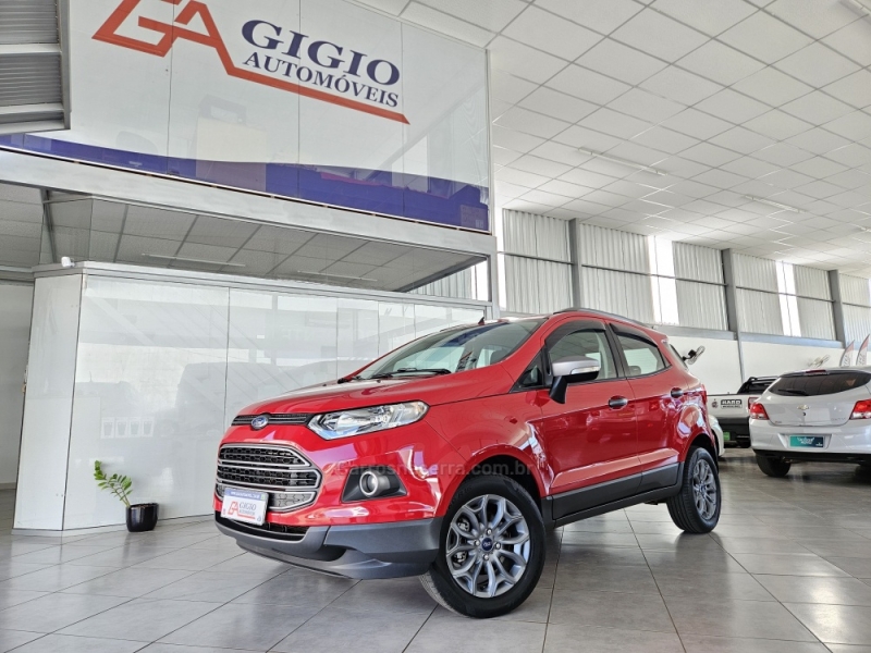 FORD - ECOSPORT - 2016/2017 - Vermelha - R$ 63.000,00