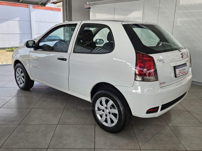 FIAT - PALIO - 2014/2015 - Branca - R$ 29.500,00