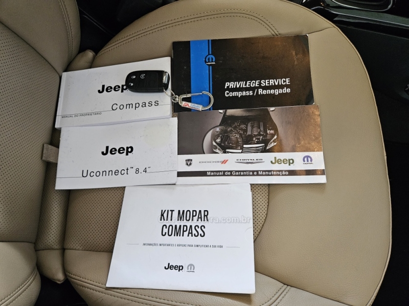 JEEP - COMPASS - 2018/2019 - Branca - R$ 117.000,00