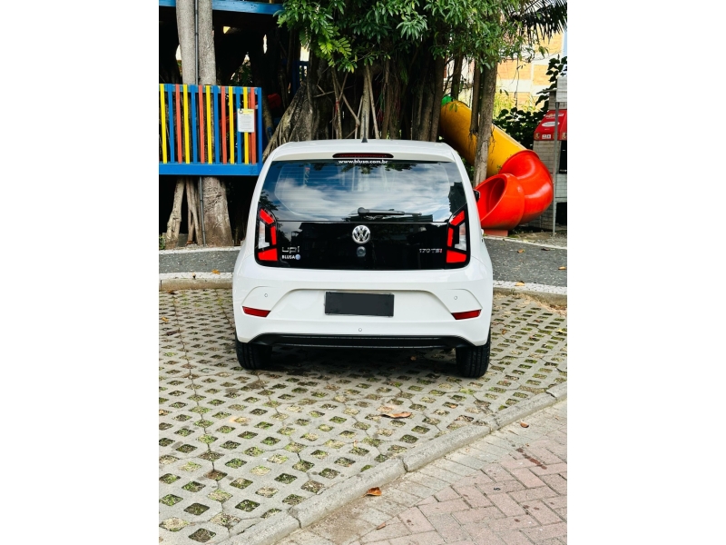 VOLKSWAGEN - UP - 2018/2019 - Branca - R$ 62.000,00