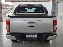 CHEVROLET - S10 - 2015/2015 - Prata - R$ 117.000,00