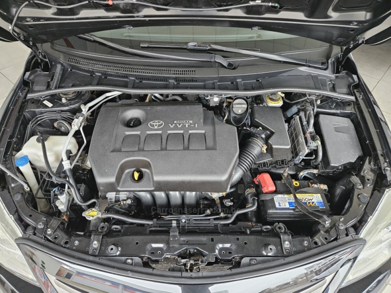 TOYOTA - COROLLA - 2011/2012 - Preta - R$ 65.000,00