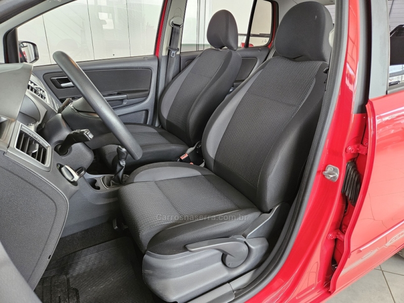 VOLKSWAGEN - FOX - 2018/2019 - Vermelha - R$ 59.900,00