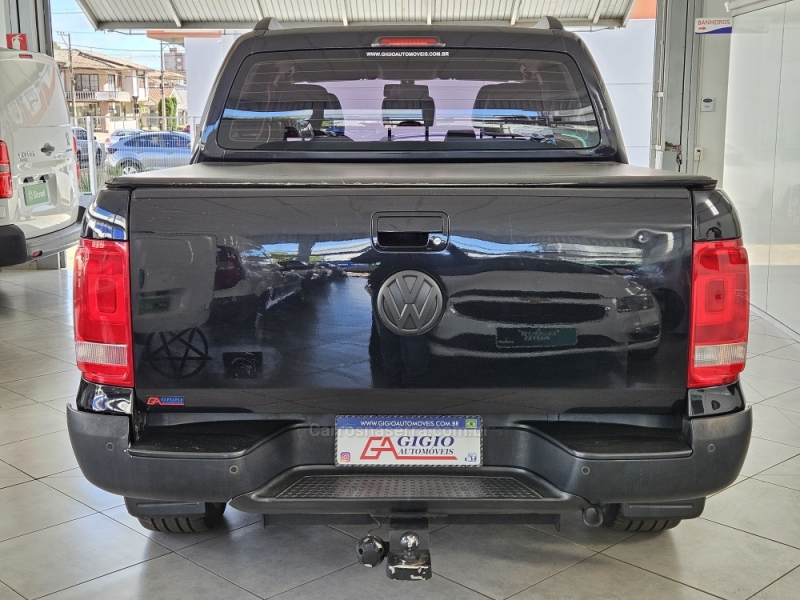 VOLKSWAGEN - AMAROK - 2015/2016 - Preta - R$ 108.000,00