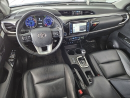 TOYOTA - HILUX - 2019/2019 - Cinza - R$ 186.000,00