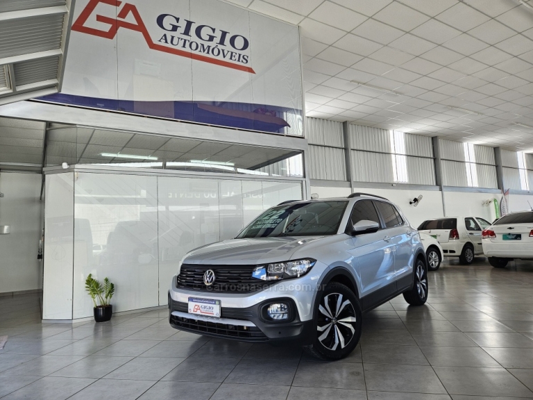 VOLKSWAGEN - T-CROSS - 2022/2022 - Prata - R$ 103.500,00