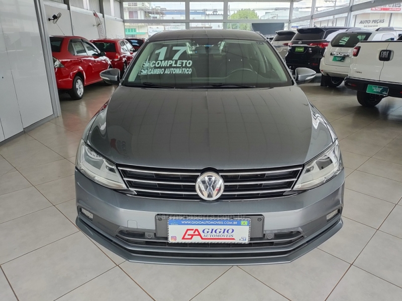 VOLKSWAGEN - JETTA - 2016/2017 - Cinza - R$ 89.900,00