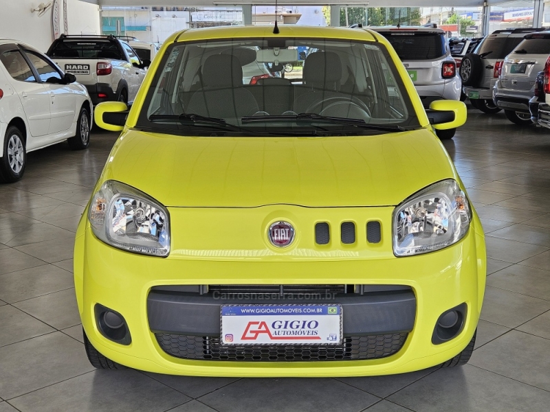 FIAT - UNO - 2012/2013 - Amarela - R$ 31.600,00