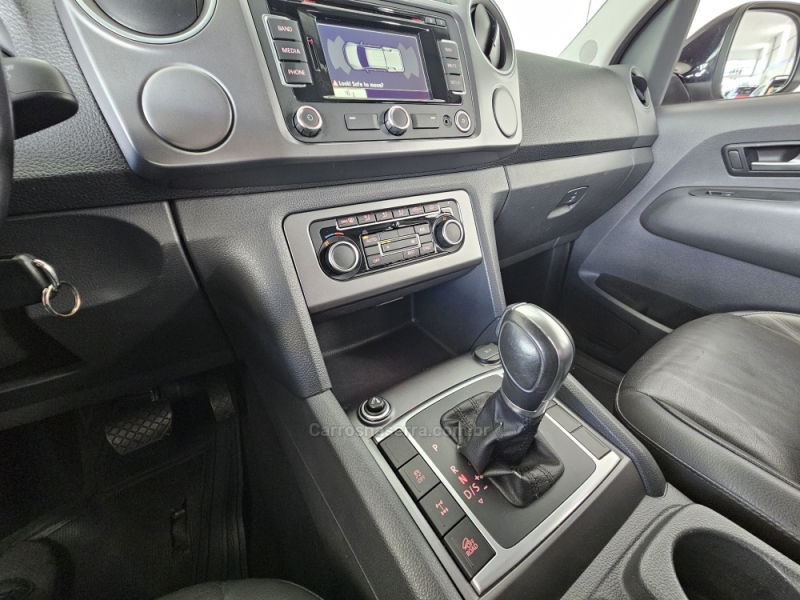 VOLKSWAGEN - AMAROK - 2015/2016 - Preta - R$ 108.000,00